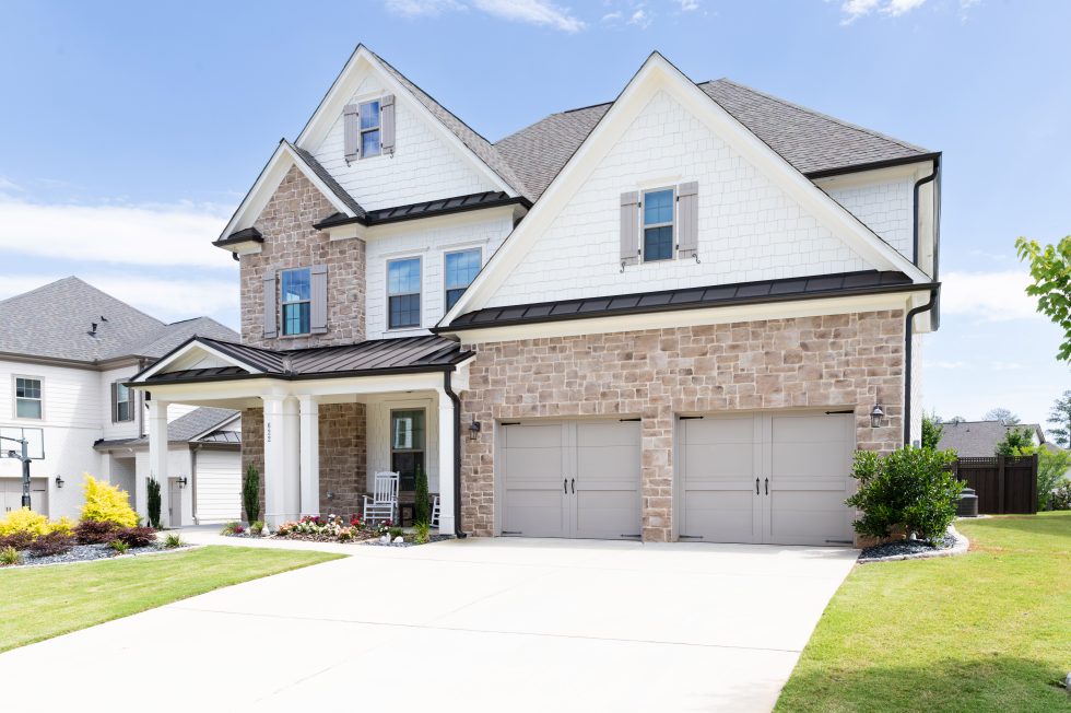 Choosing the Perfect House Colors to Complement Your Stone Veneer ...