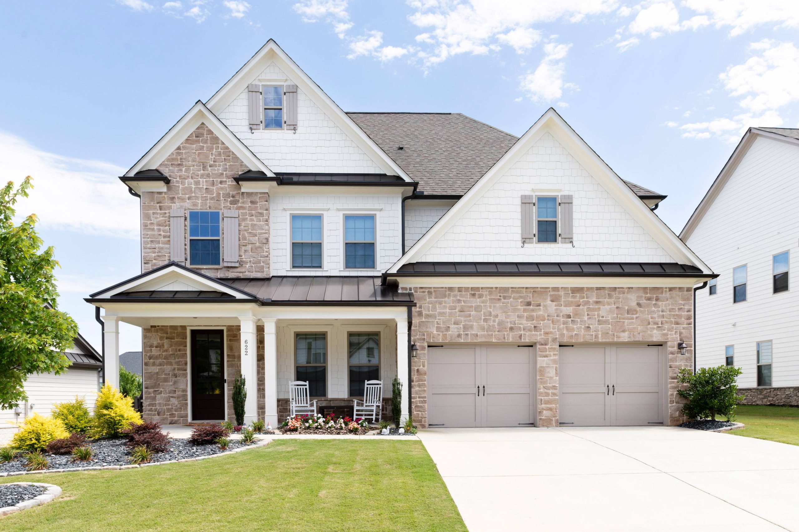 Finished Horizon Stone exterior, clean and well maintained